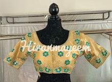 Load image into Gallery viewer, Embroidery Blouse